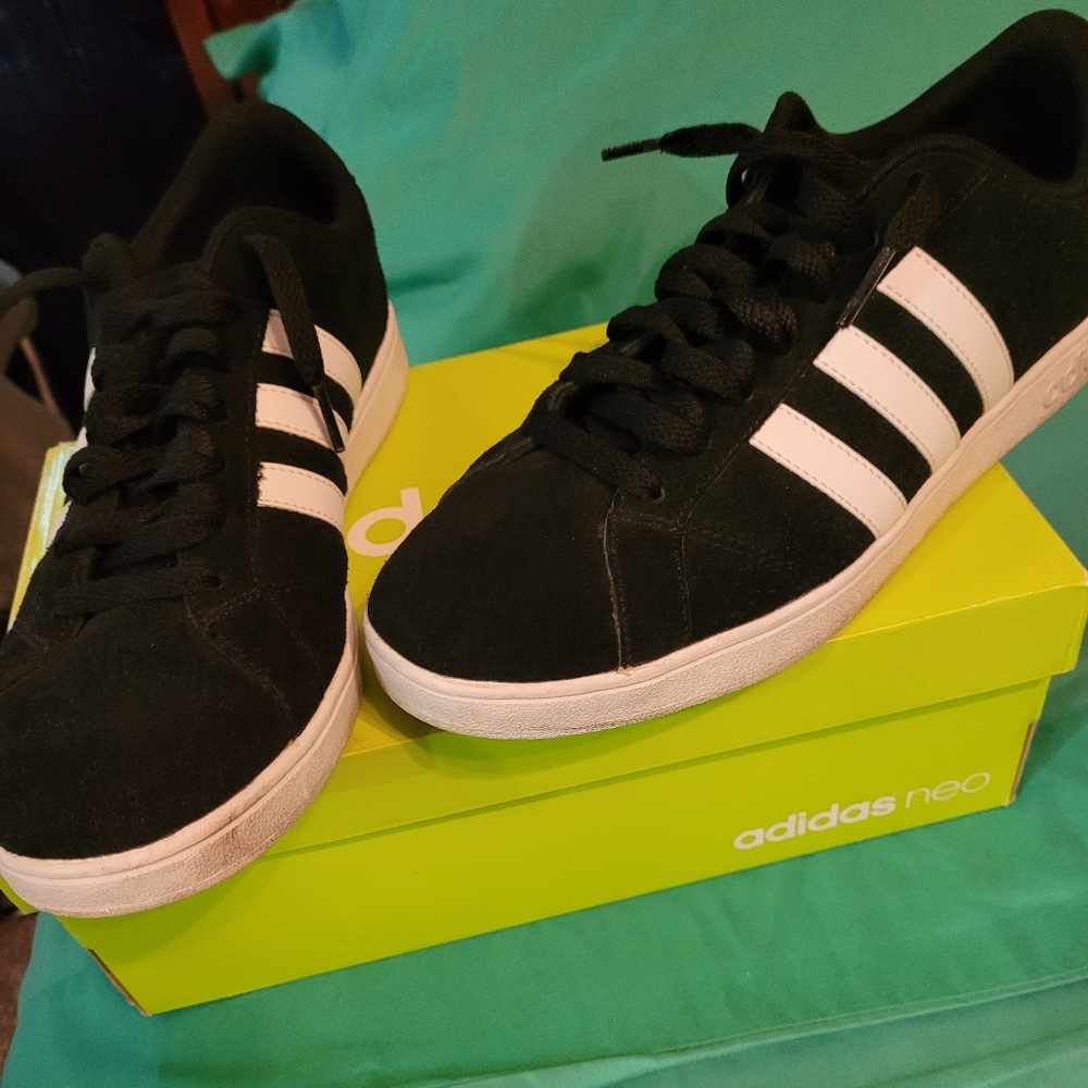 Shoes - Picture 3 of 4